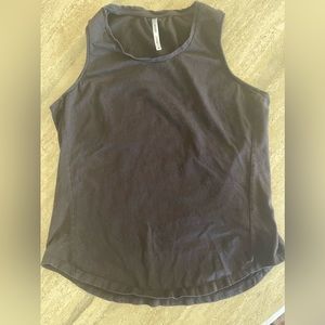 Women’s Ariat grey tank top